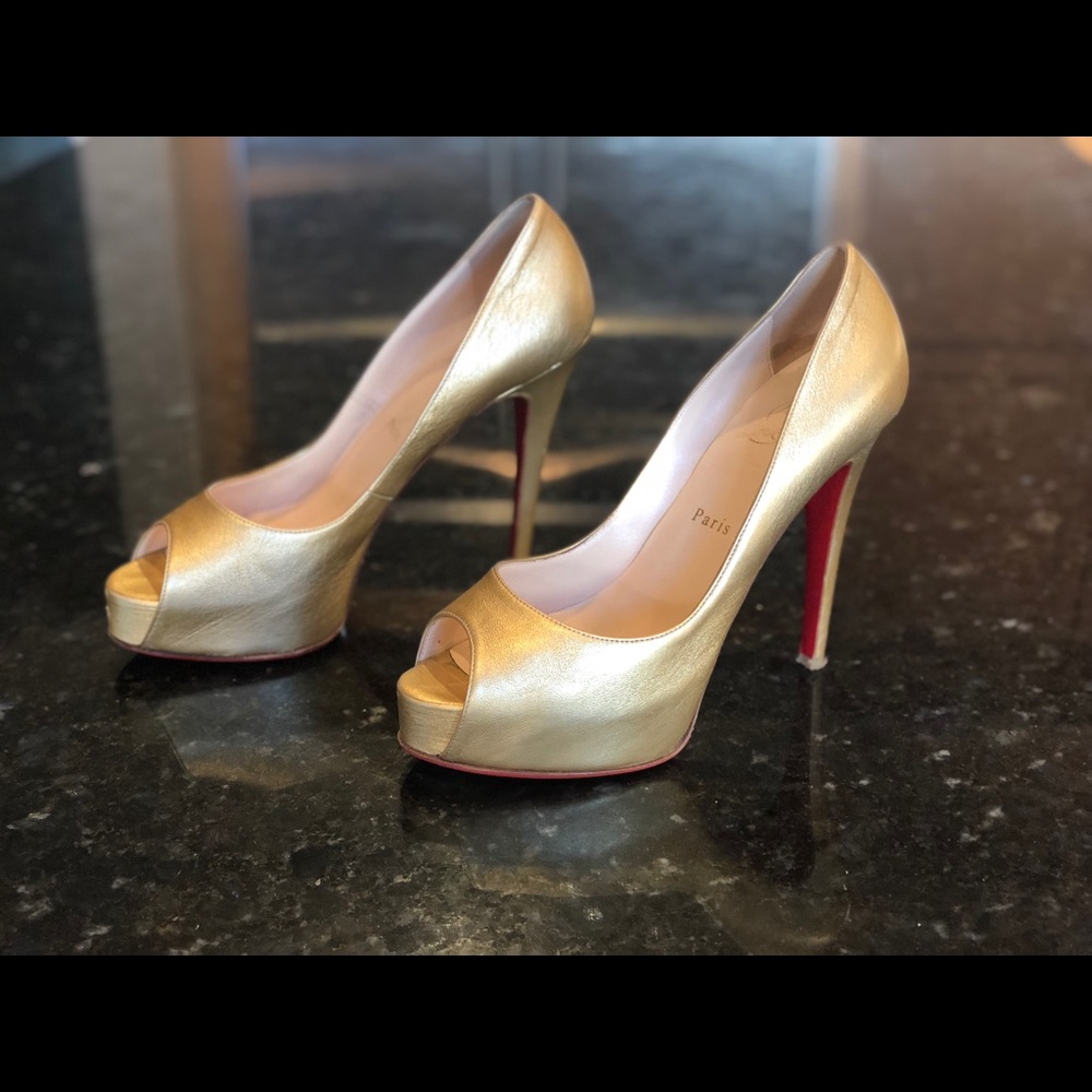 Christian Louboutin gold Very Prive heels 39